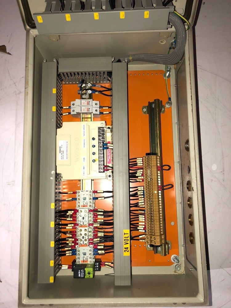 Deutz TD 226 B6 Generator , Generator Instrument Control Panel