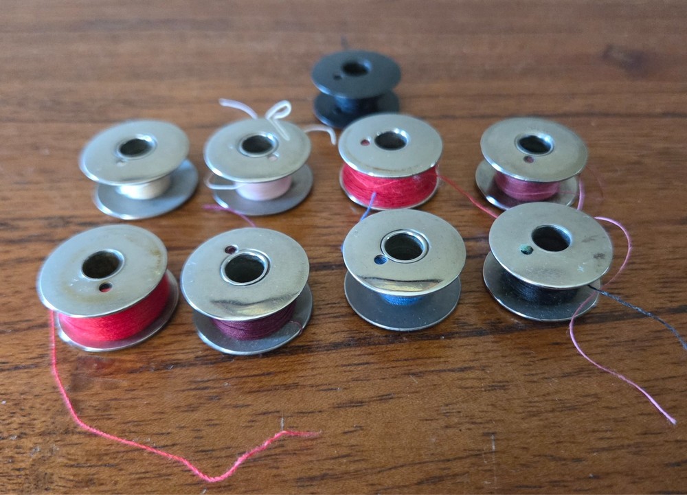 9 Singer 1 Hole 66 Sewing Machine Bobbins