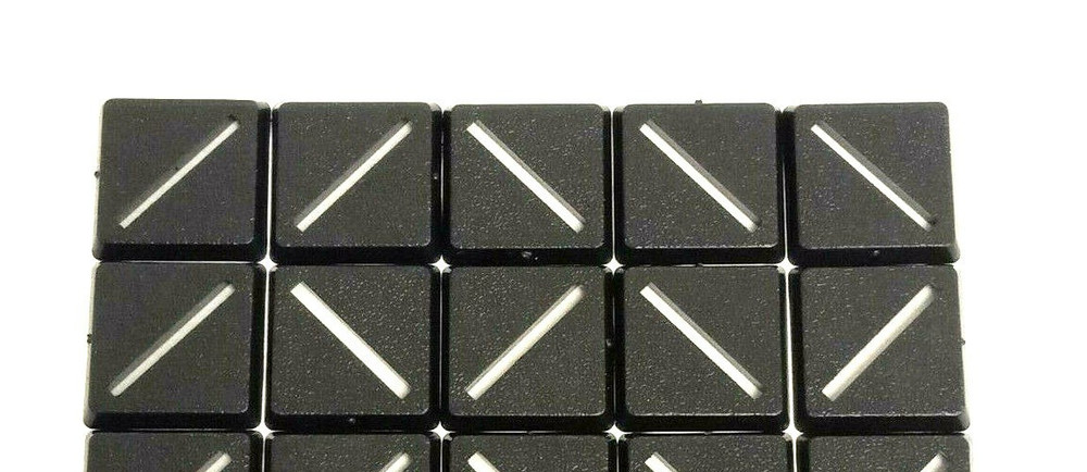 Games Workshop Warhammer 20mm slotted Bases (10)