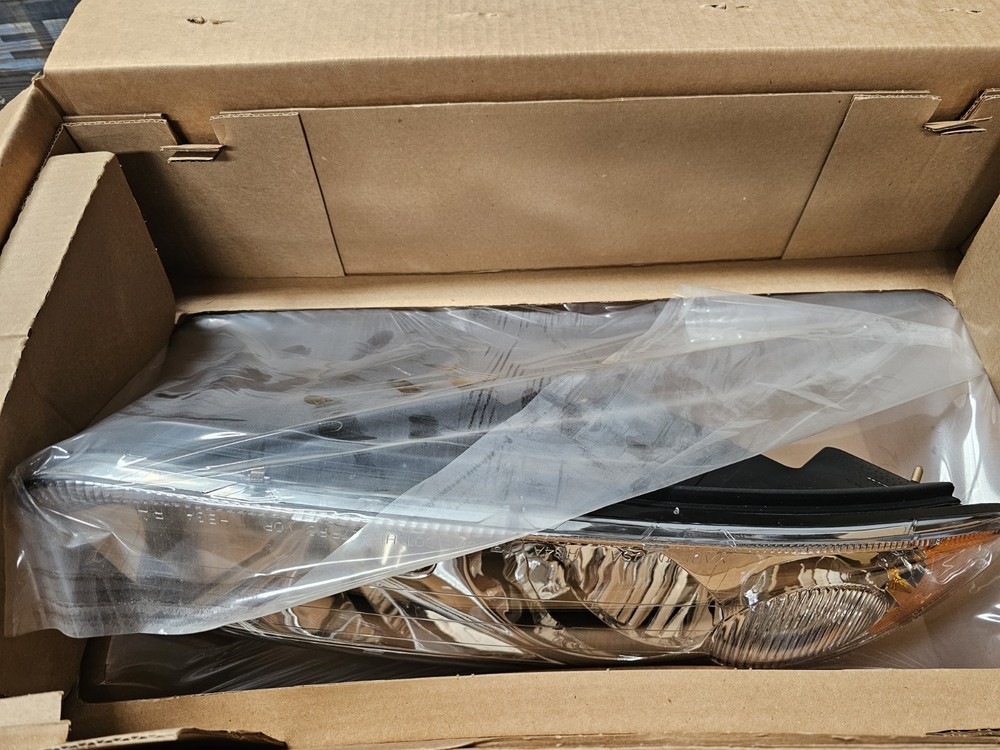 Mack OEM Right Side Passenger Headlight Headlamp Assembly