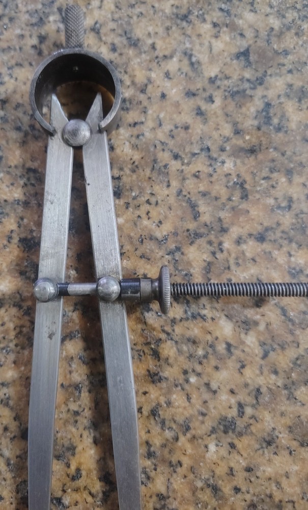 🗽 VINTAGE 8" DIVIDER