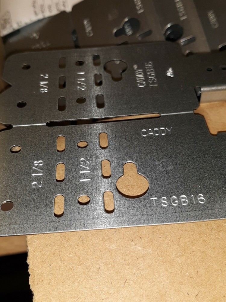 NVENT CADDY TSGB16 Mounting Bracket, Adjustable, 11" to 18"