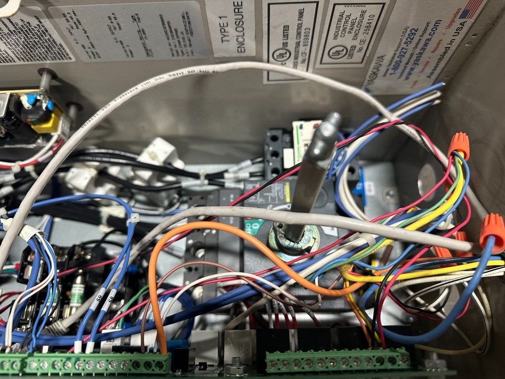 YASKAWA CIMR-ZU4A0040FAA DRIVE 30 HP