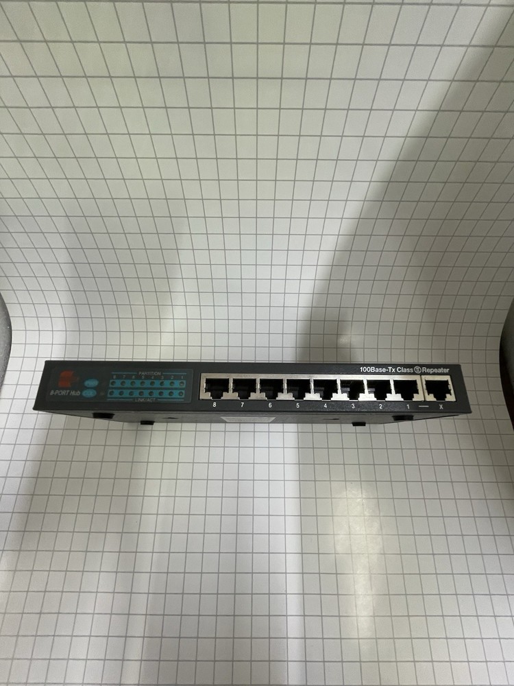 Adotron 100Base-TX Class II Repeater 8 ports