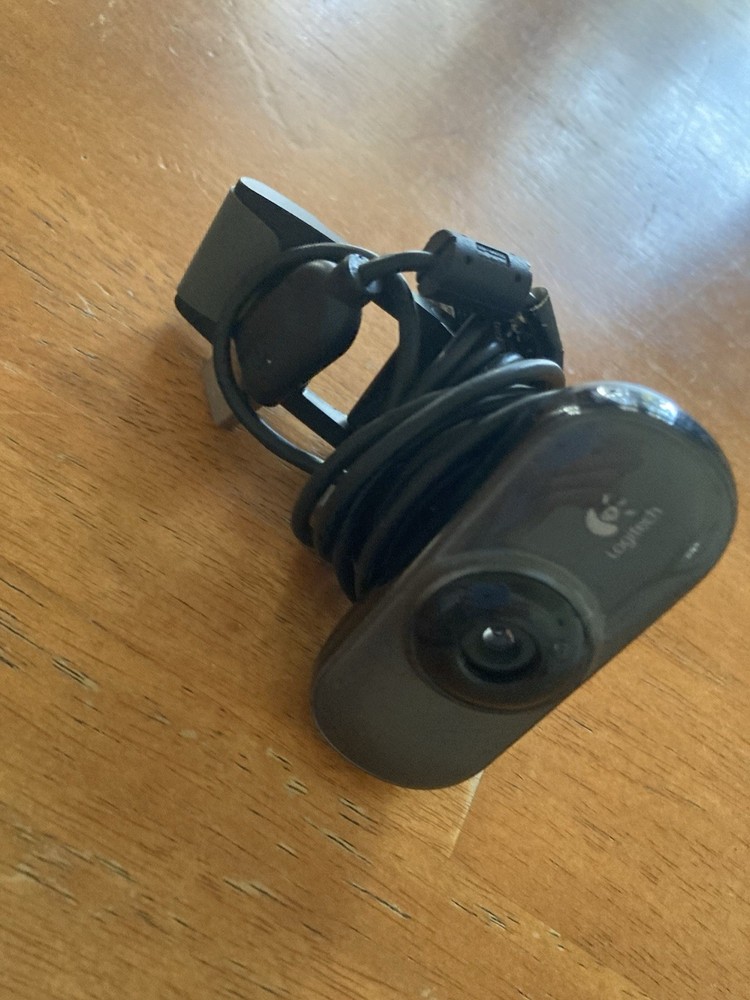Logitech Web Cam Camera With Clip On Plug In Works Great!