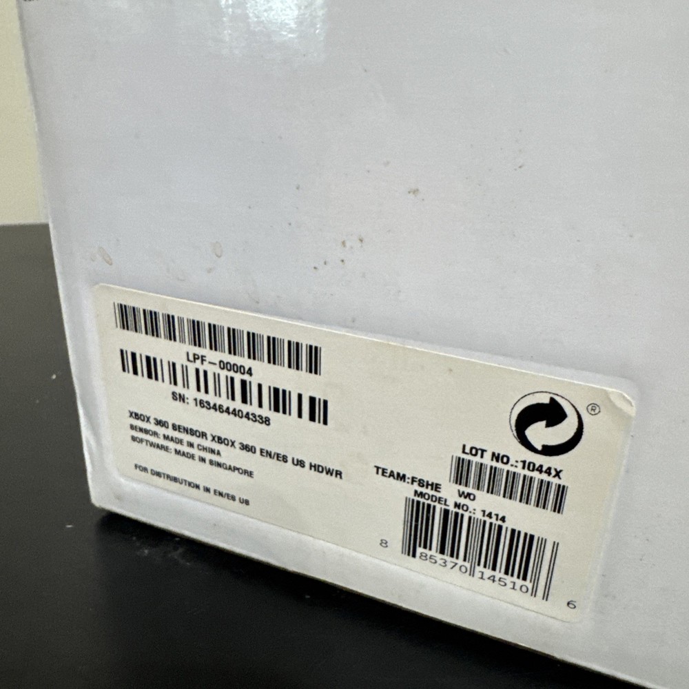 Microsoft Xbox 360 Kinect Sensor -includes KINECT ADVENTURES