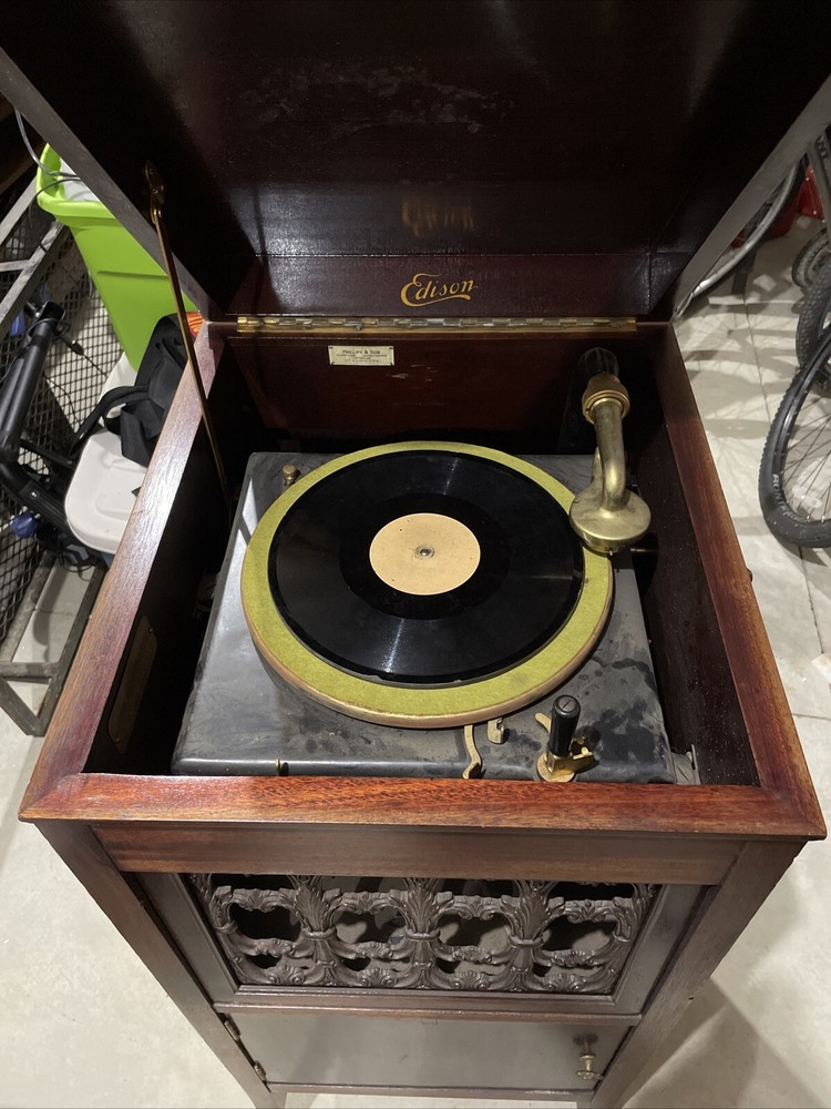 Used Edison Disc Phonograph, Early 1900s, Brown, Working condition with records
