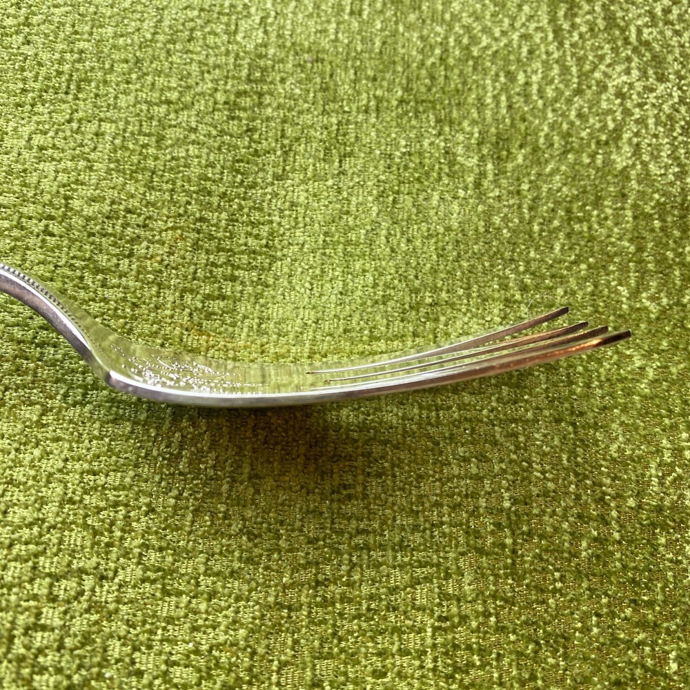 Oneida Silverplate GROSVENOR 1921 Medium Solid Cold Meat SERVING FORK No Mono