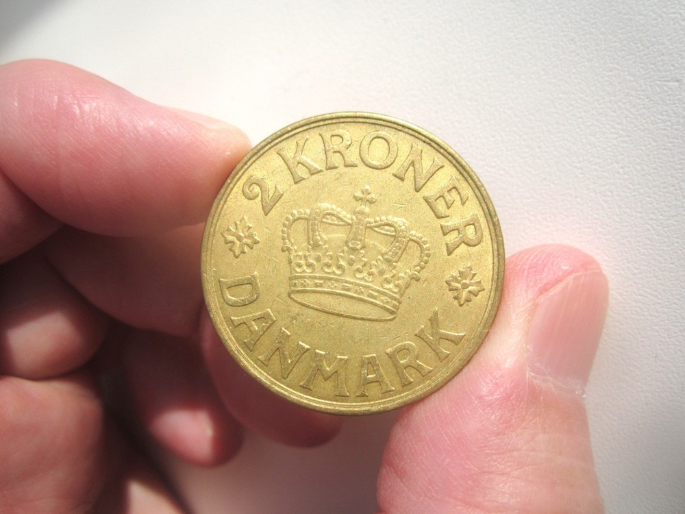 NICE GRADE 1939 DENMARK 2 KRONER