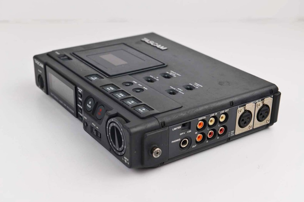 TASCAM DA-P1 Portable DAT Recorder + Soft Case