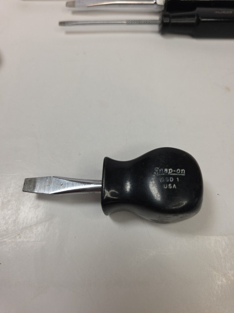 SNAP-ON TOOL 5 pc. SCREWDRIVER SET, Flat and Phillips Black Handle Screwdrivers