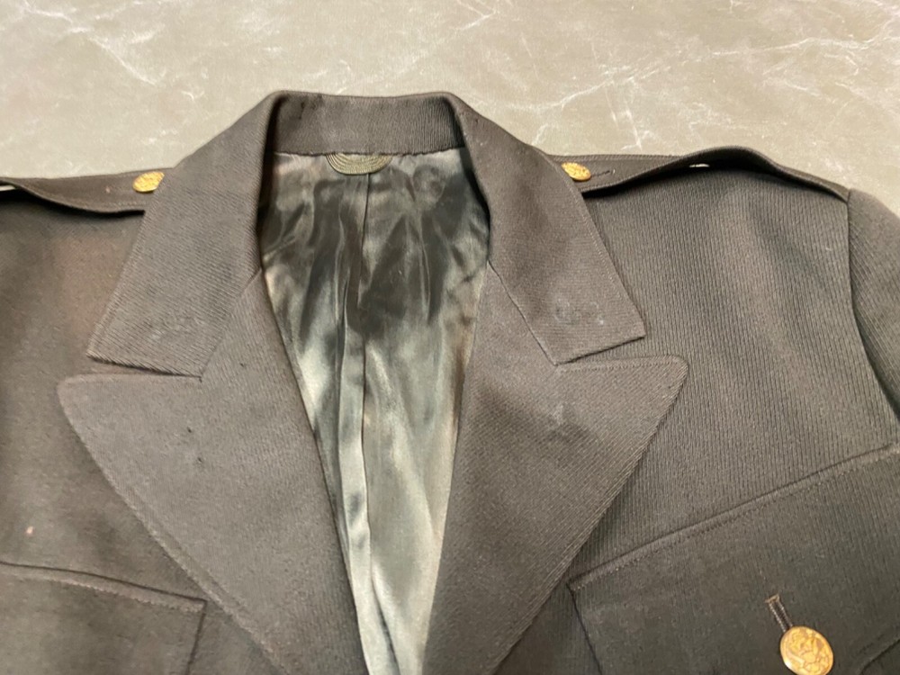 ORIGINAL WWII US ARMY OFFICER CLASS A DRESS JACKET- MEDIUM 40R