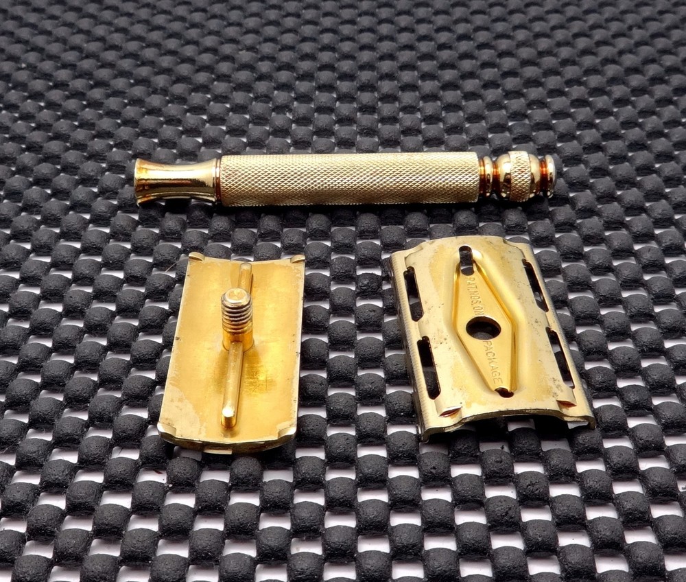 Vintage 1940's Gillette Gold Tech DE Safety Razor Pre Date Code Clean