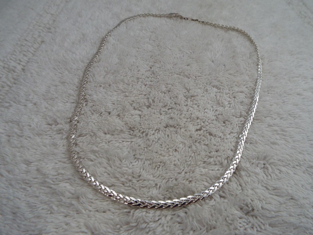 Silvertone Herringbone Chain Necklace (J6)