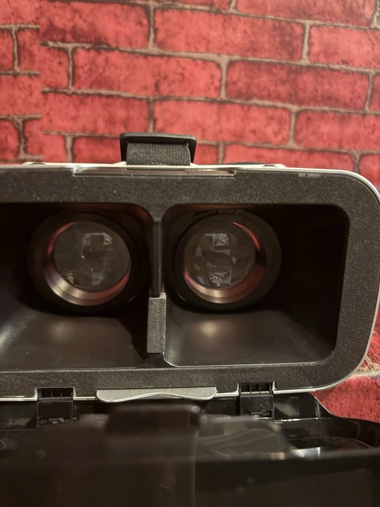 Phone Vr Headset That Is Compatible With Any Phone ￼￼