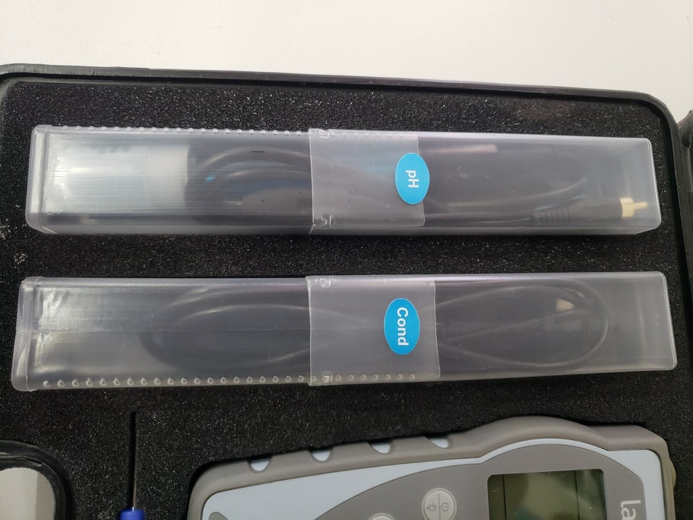 Lab Force Thomas Scientific TS-PC200 pH/mV/Cond/Temp Meter + Case