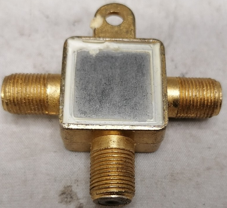 Labtec 2-Way Coaxial Splitter