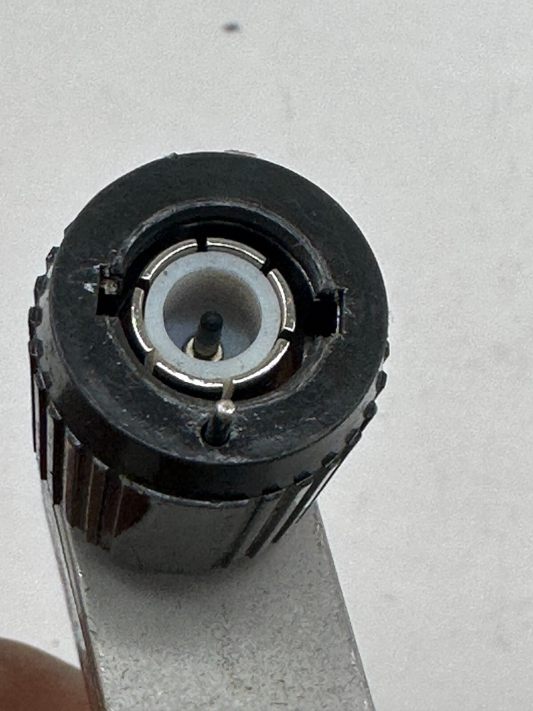 Tektronix P6063B Switchable Probe