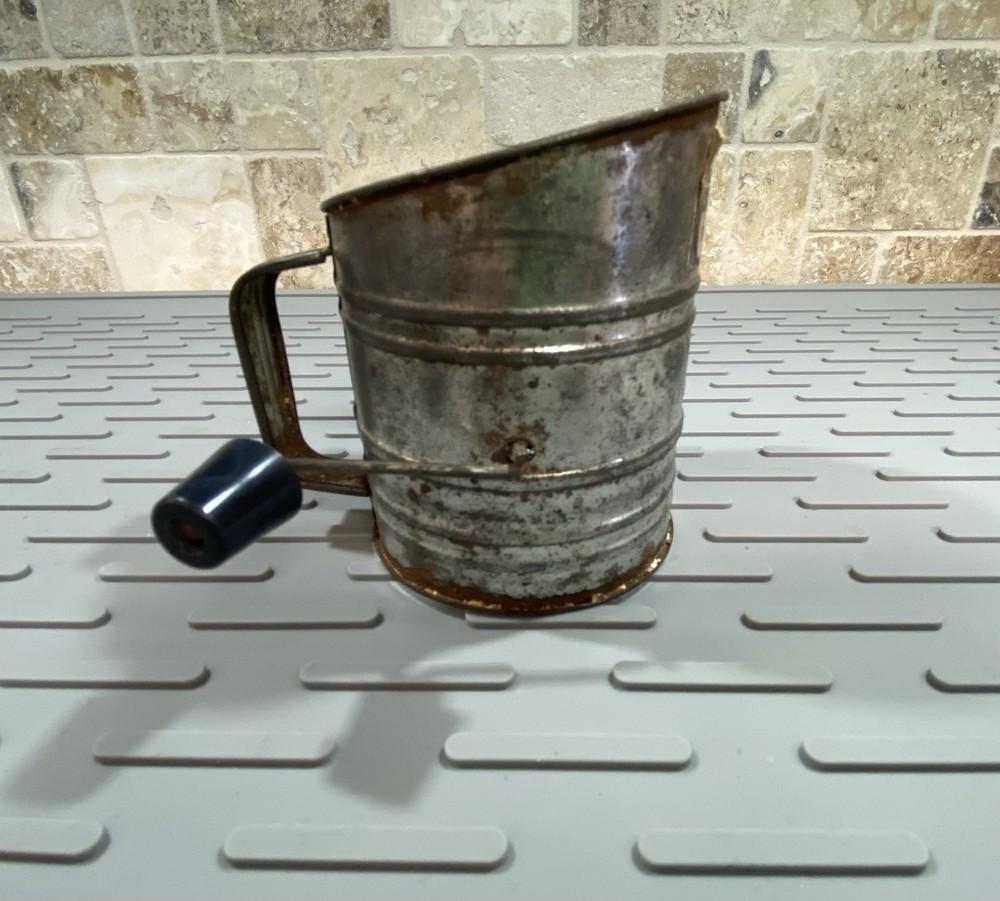 Vtg Bromwell 1 Cup Metal No. 38 Mini-Sifter