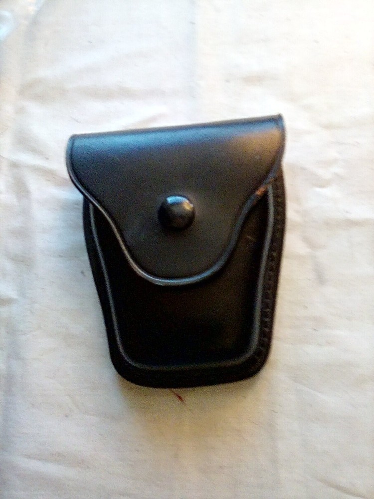 Jay Pee handcuff case leather