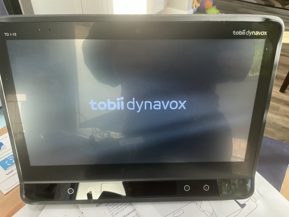Tobii Dynavox i-13 Eye Tracker/ Touchscreen / Speech Assistance