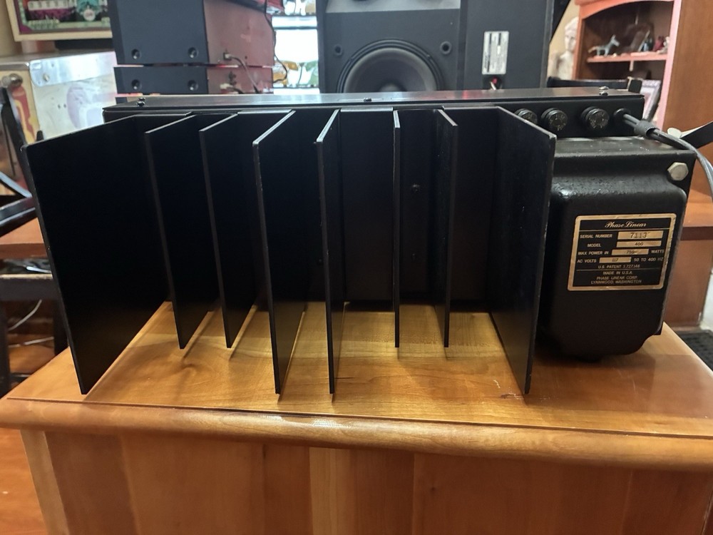 Vintage Phase Linear 400 Power Direct Coupled Solid State Amp Powers On AS-IS