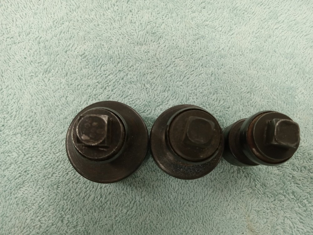 3 Green Lee Knockouts