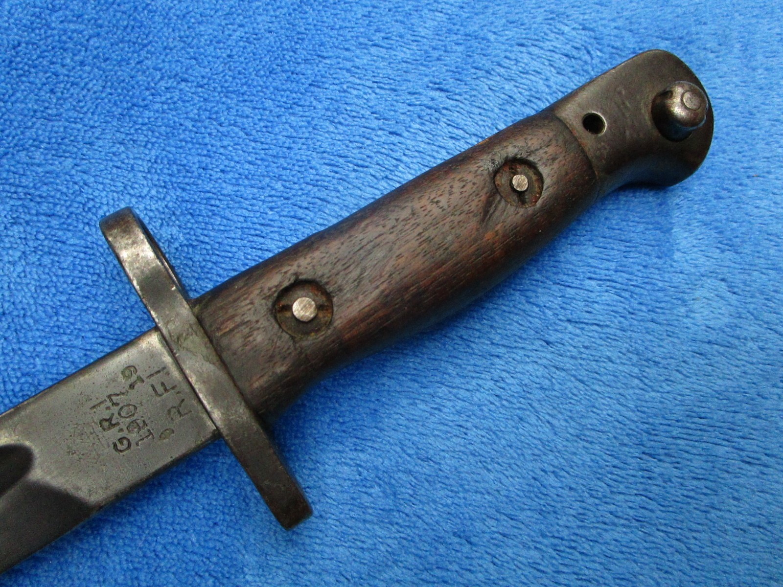 ORIGINAL WW1 BRITISH INDIA M1907 SMLE BAYONET AND SCABBARD WITH FROG MADE BY RFI