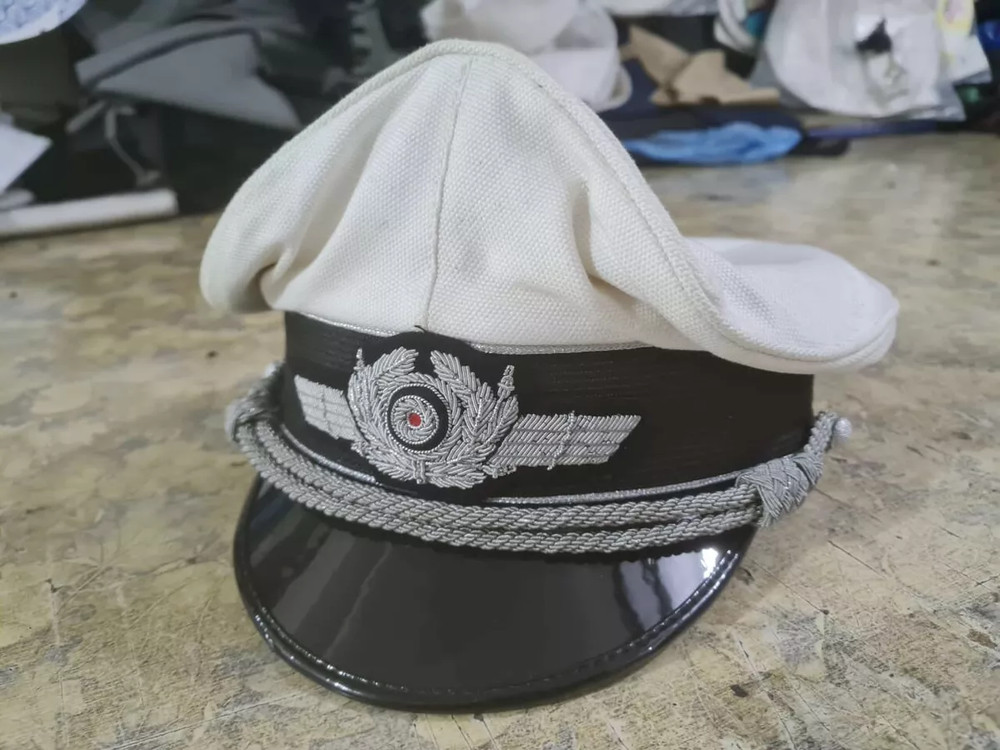 WW2 German LUFTWAFFE OFFICERS SUMMER VISOR CAP - WHITE