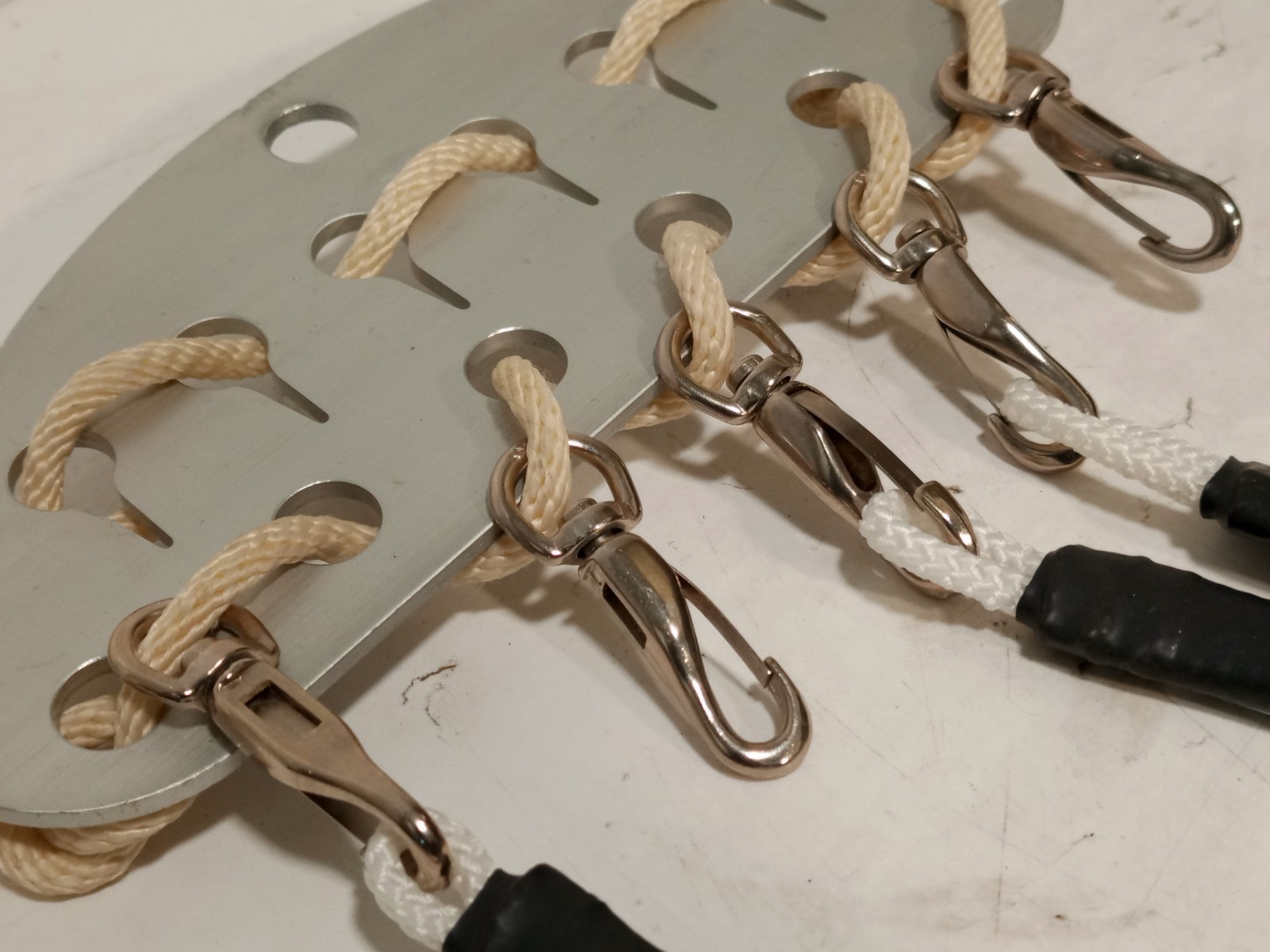 OSI finger trap traction set w/ table rail clamps, plates, 4 traps lot