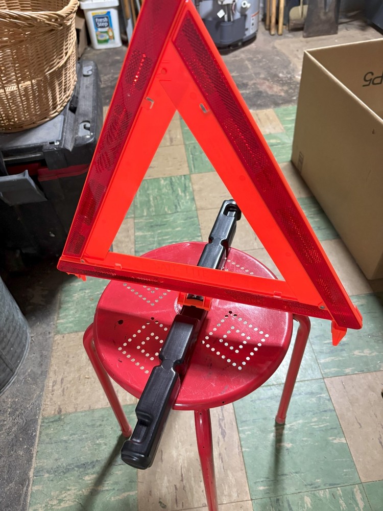 Reflective-Emergency/accident Road Triangle
