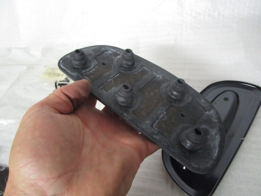 Triumph Thunderbird 1600 1700 Passenger Floorboard Rubber (ONE)