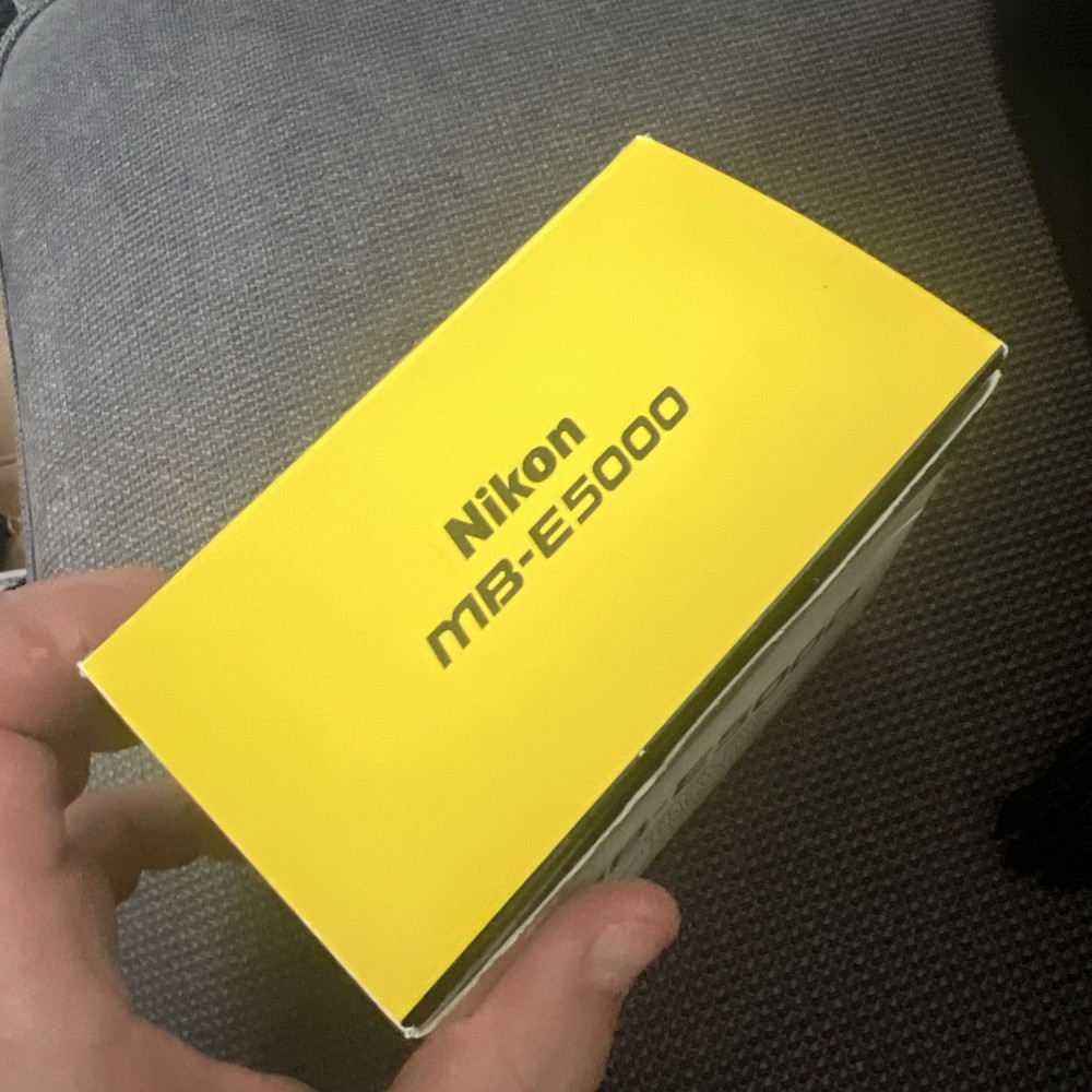Nikon MB-E5000 Grip for Coolpix 5000