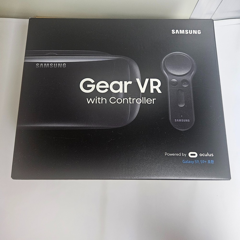 Samsung Gear VR Headset with Controller Powered by Oculus SM-R3250 Fedex Ship