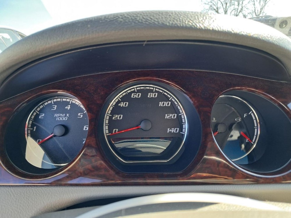 LUCERNE 2011 Glove Box 4857780