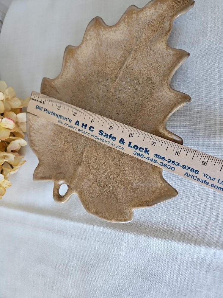 Leaf Pottery Dish Plate Beige Fall Autumn Table Decor