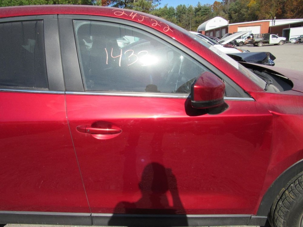 CX-5 2017 Glove Box 1000541