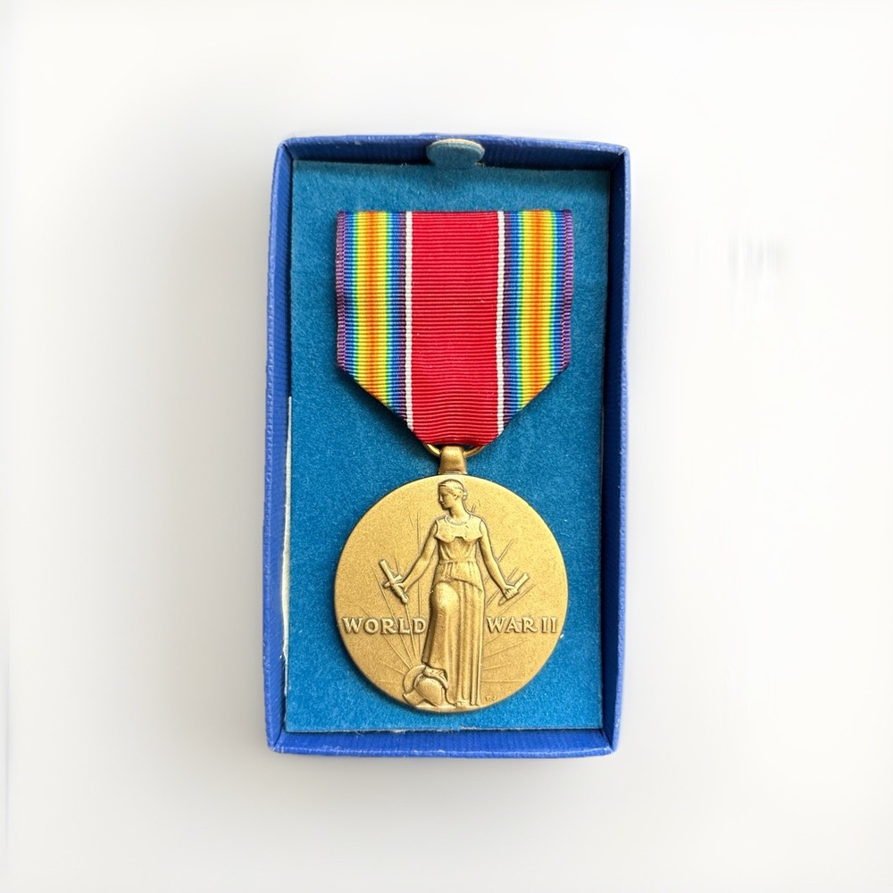 WW2 Medal With Issued Box