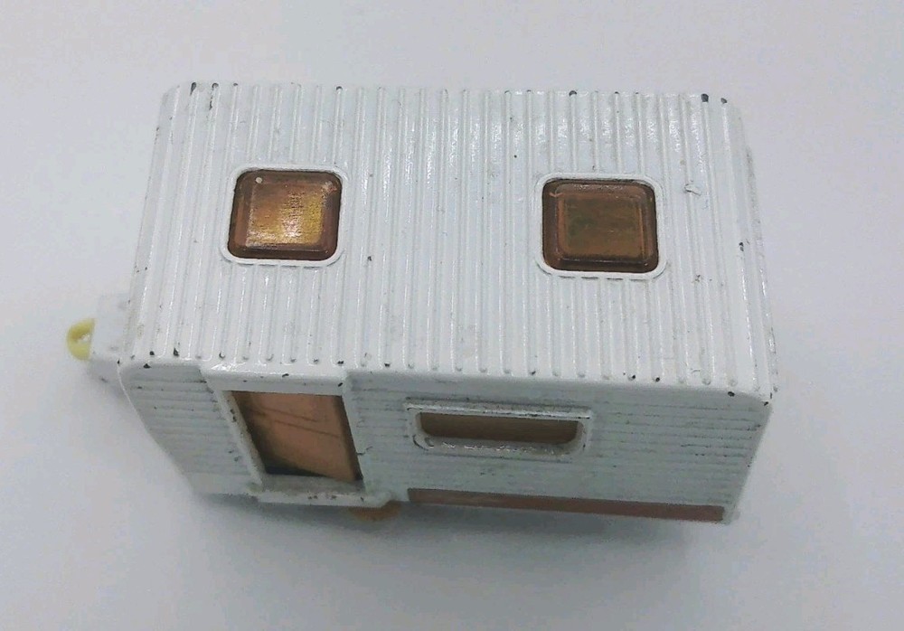 Matchbox Superfast 31 White Caravan w/Brown Interior