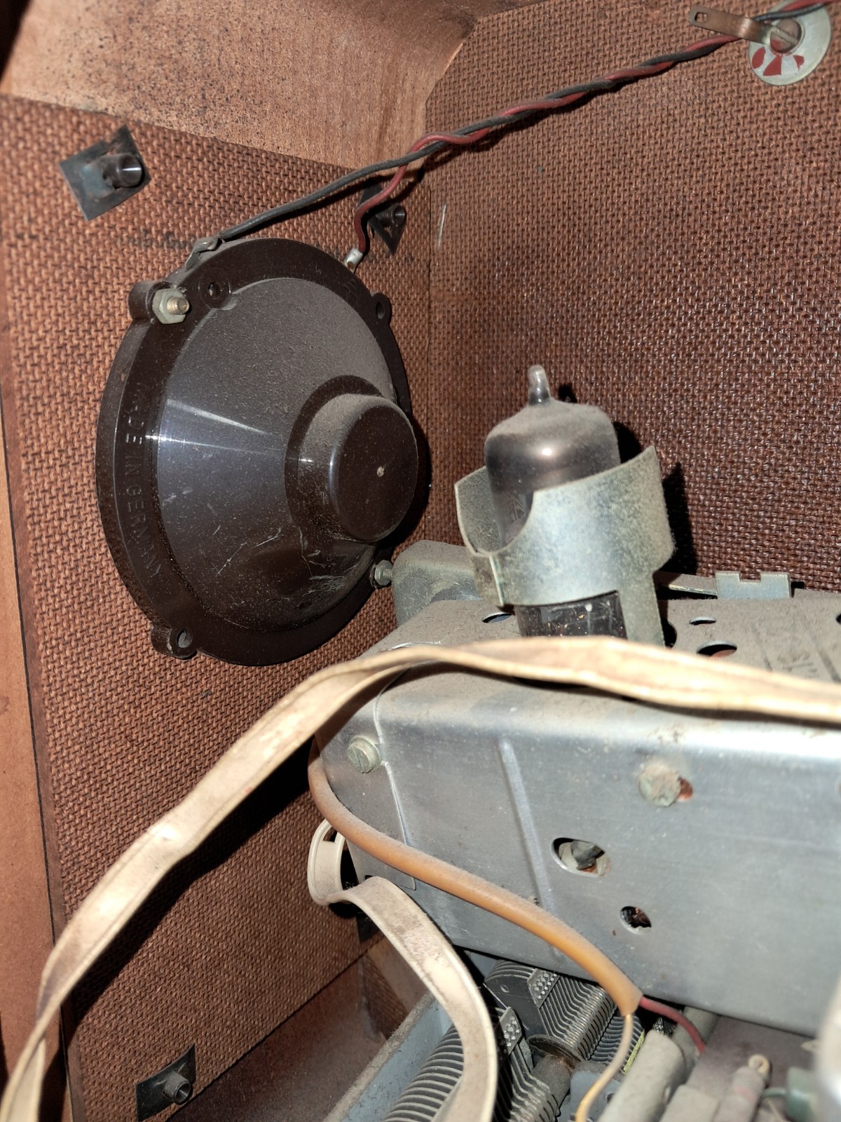 Vintage Blaupunkt Verona 20103 German Tube Radio AM/FM/SW - 1960's --- WORKS ---