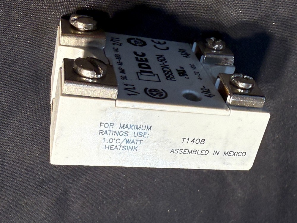 (1) IDEC RSSDN-50A Solid State Relay 50 Amp