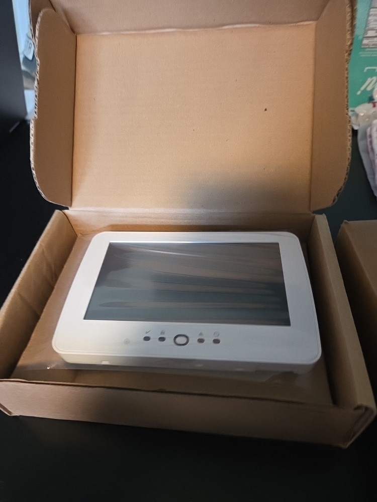 DSC HS2TCHPRO PowerSeries Pro 7" Hardwired Touchscreen Alarm Keypad New