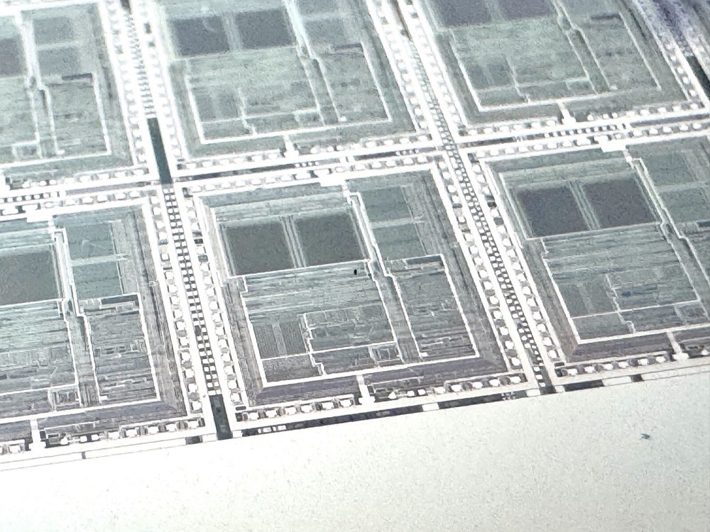 Dallas Semiconductor Microprocessor CPU Intel 8051 MCS-51 6”/150mm Wafer 87C520