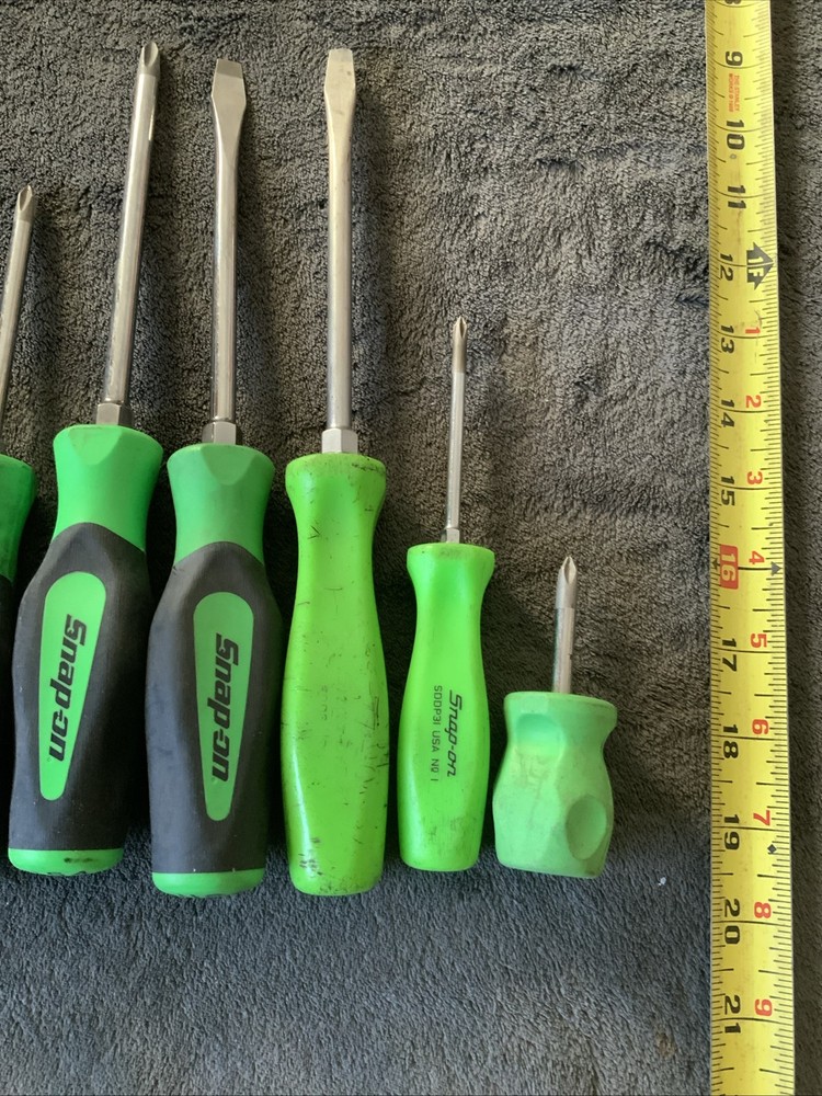 snap On 8pc Screwdrivers, Green, Mixed Screwdrivers…..see Pics…