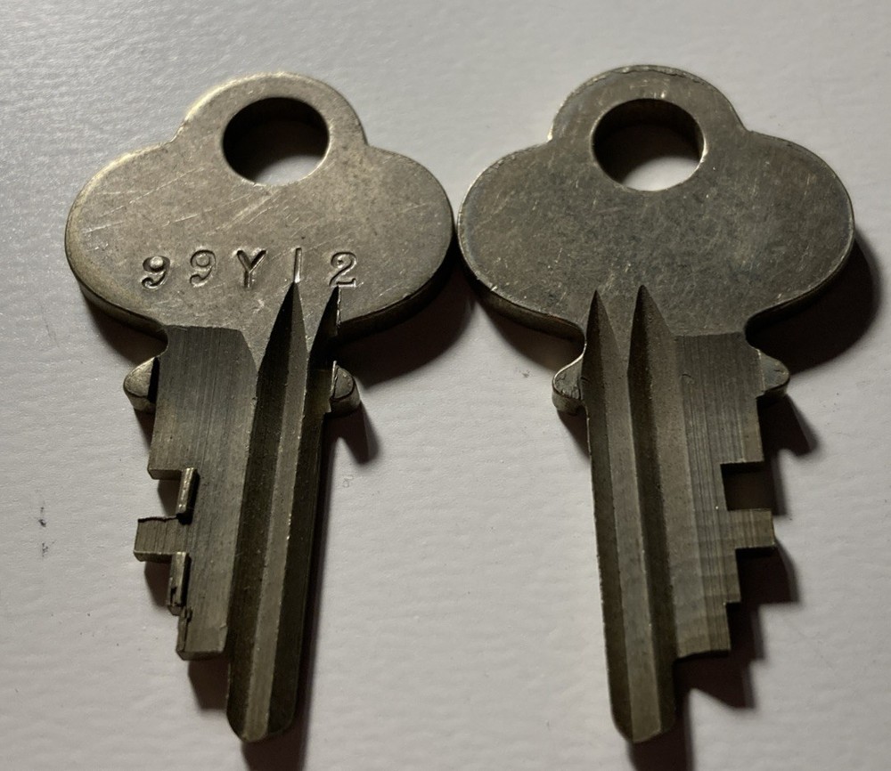 1 Eagle # 99Y12 Luggage Key