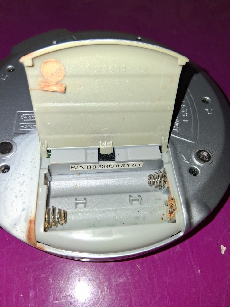 Durabrand CD-56 Programmable CD Player, Repeat Play, Bass Boost, Silver