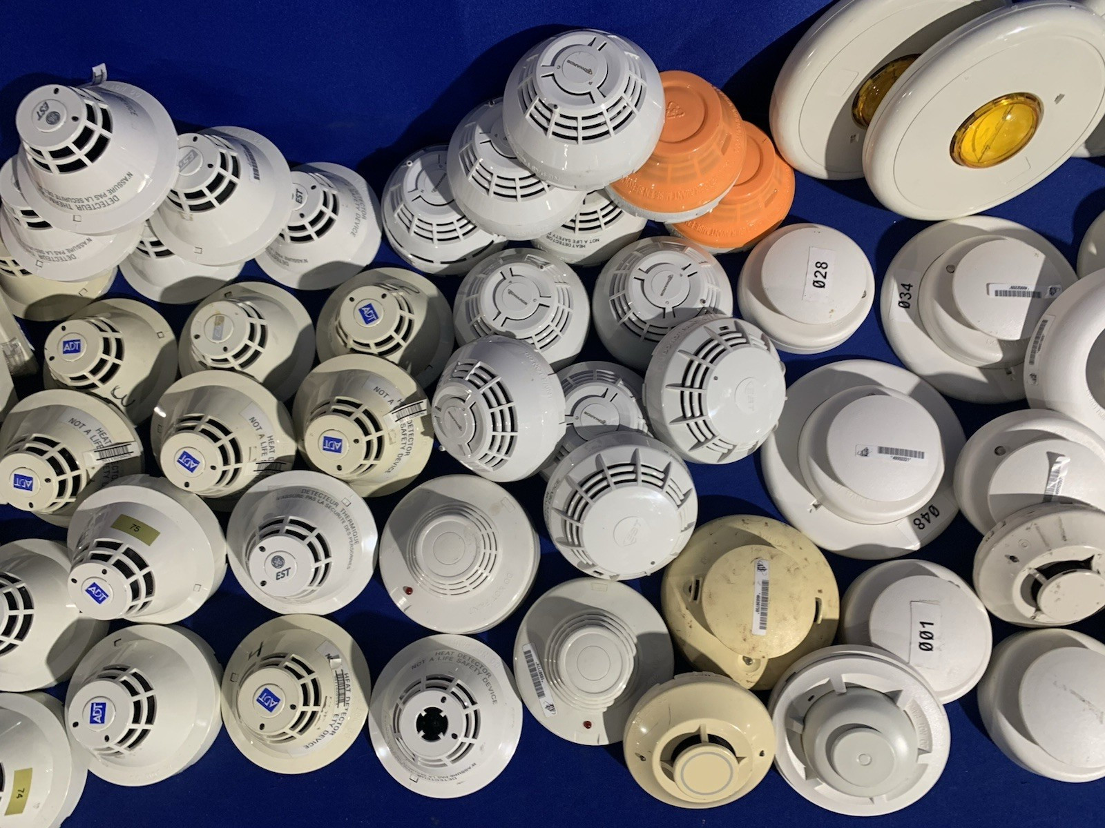 Lot of 100+ EST Edwards ADT SIGA-COS SIGA-PCD etc. Smoke Detectors Base etc READ