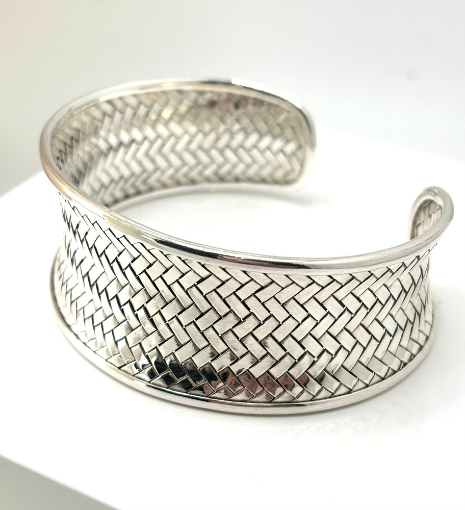 Concave Woven Bracelet