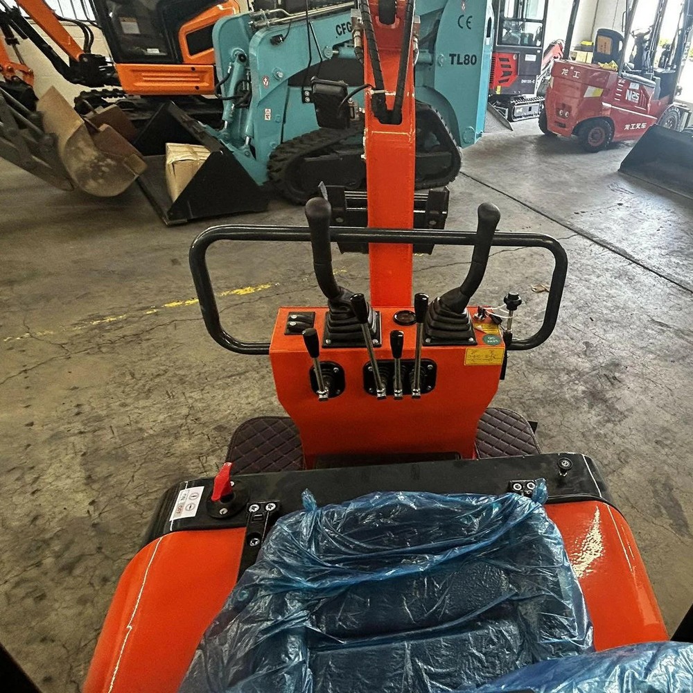 1 Ton, B&S Engine Mini Excavator | AGT-L12