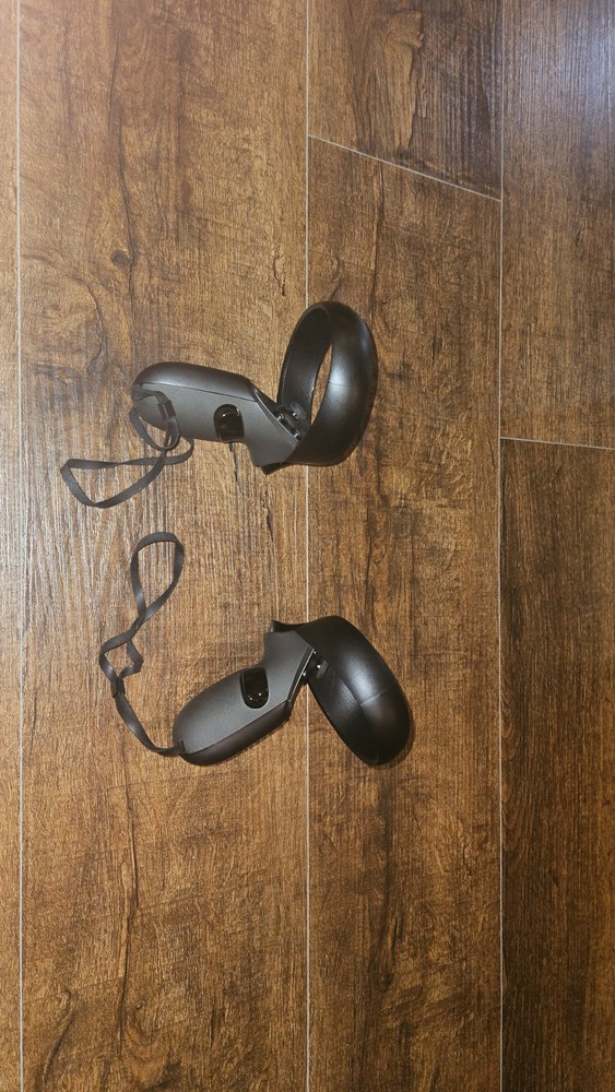 Oculus Rift S PC-Powered VR Gaming Headset with Controllers Black